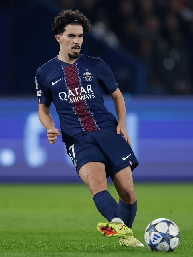 开云体育入口-中场枢纽！维蒂尼亚是本赛季欧冠传球、触球最多的球员